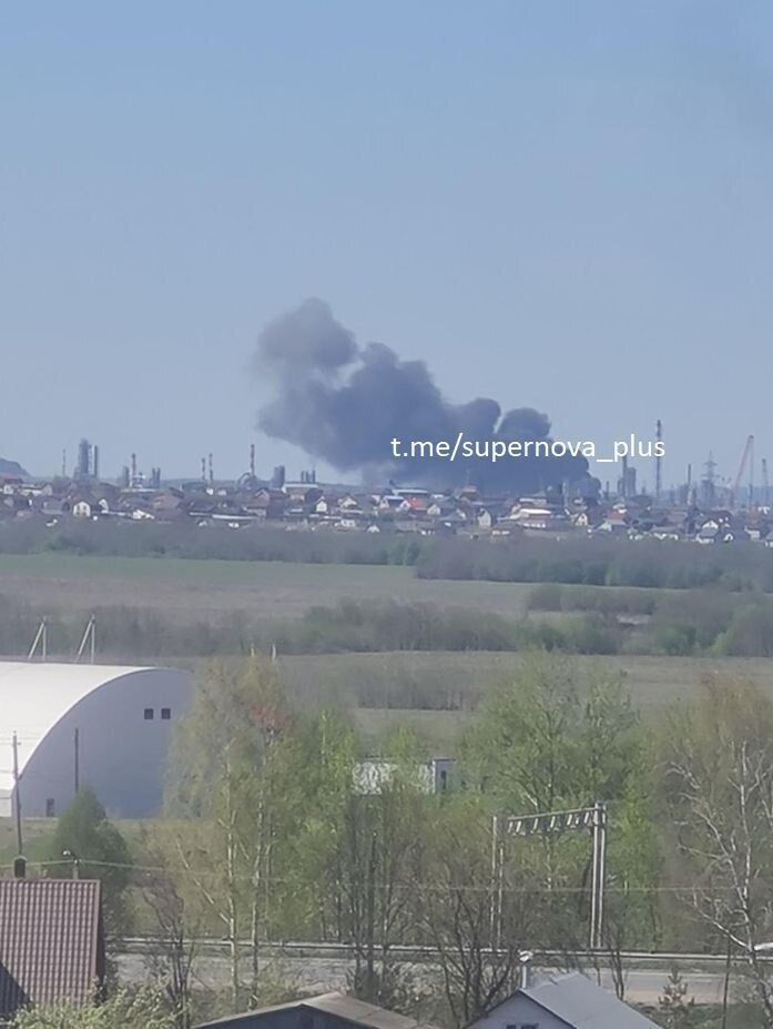 Під прицілом ЛВДС: у російській Пермі прогриміли вибухи, піднявся дим. Фото і відео