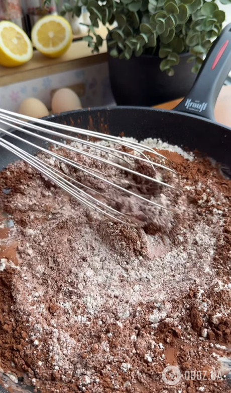 Вкусный шоколадный пирог без духовки: готовится на сковородке