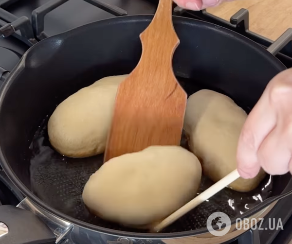 Хрустящие жареные пирожки на картофельном отваре и майонезе: делимся самым простым рецептом