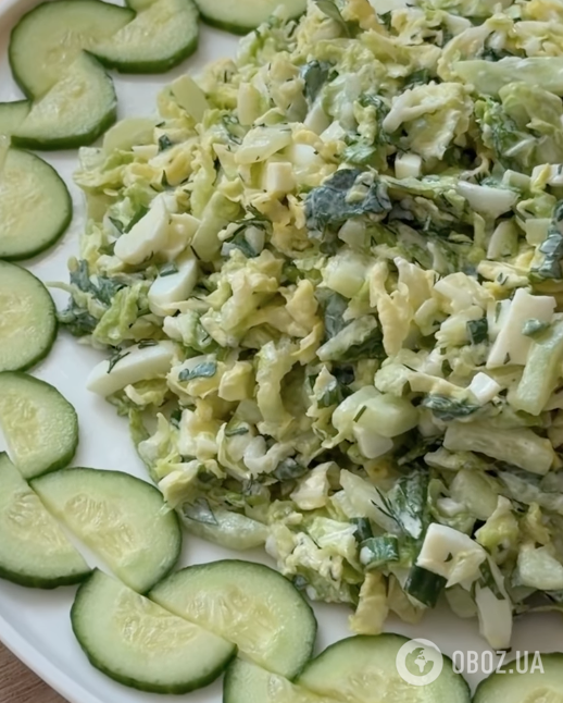 Салат "Весенняя свежесть" с вкусным соусом из вареных желтков: делимся простым рецептом