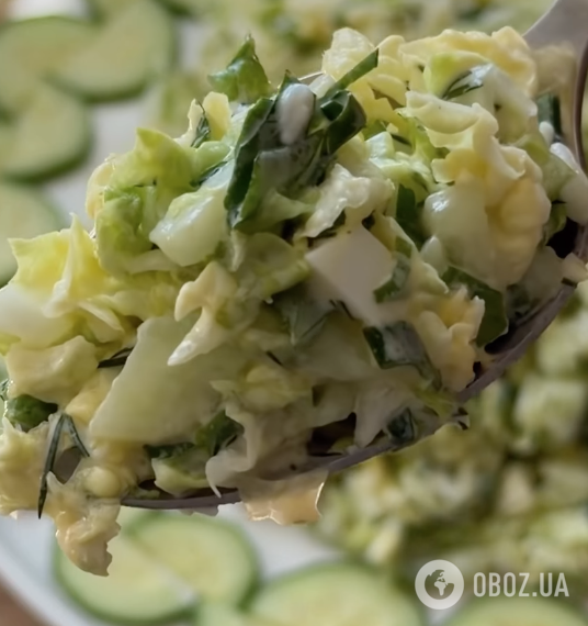 Салат "Весенняя свежесть" с вкусным соусом из вареных желтков: делимся простым рецептом