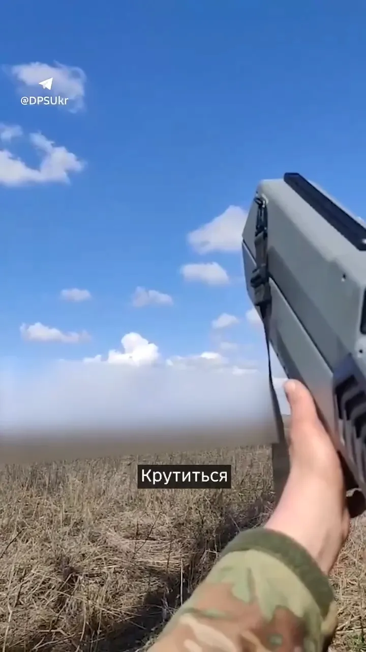 Втратив керування і здетонував: на Харківщині прикордонники знешкодили дрон без жодного пострілу. Відео
