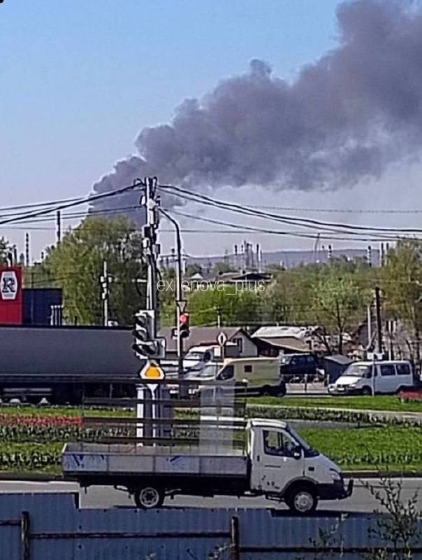 В Перми третий раз за 9 дней атакован "Лукойл-Пермнефтеоргсинтез": поднялся дым. Фото и видео