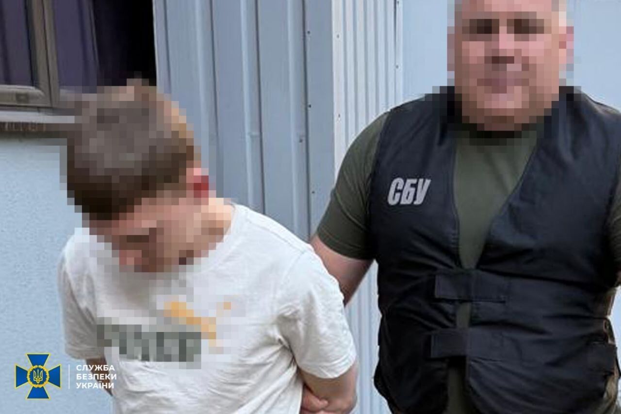 СБУ і Нацполіція "по гарячих слідах" затримали зловмисників, які підірвали авто військового у Дніпрі. Фото