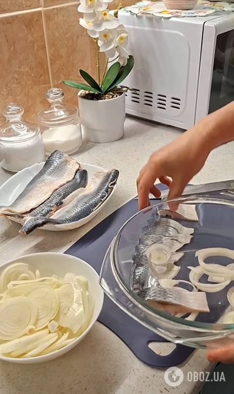 Пикантная сельдь в кетчупе: делимся самым вкусным рецептом рыбы