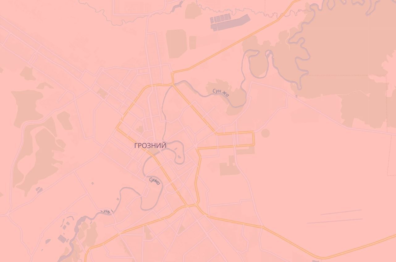 Под прицелом были главная военная база и здание ФСБ: в Грозном прогремели взрывы, говорят об атаке дронов. Видео