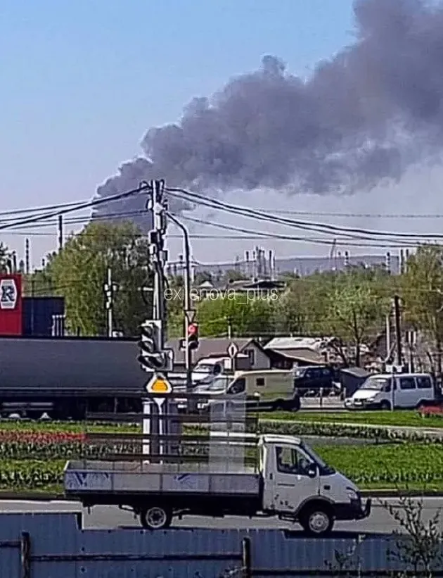 Произошел пожар: в СБУ раскрыли подробности операции по поражению НПЗ и нефтеперекачивающей станции в Перми. Фото и видео