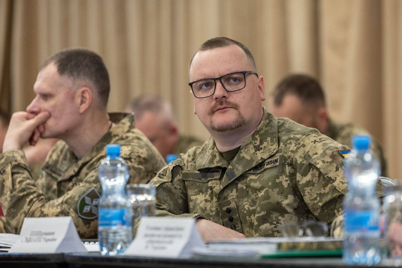 Враг проводит перегруппировку войск по всему фронту, – Сырский