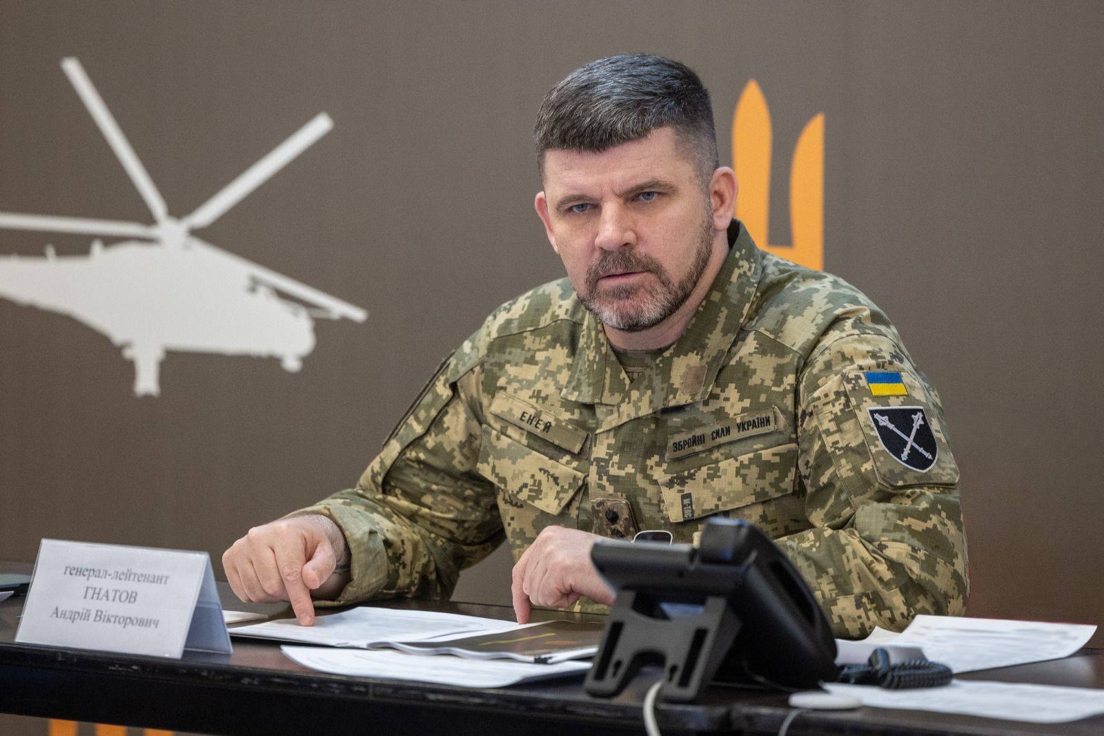 Враг проводит перегруппировку войск по всему фронту, – Сырский
