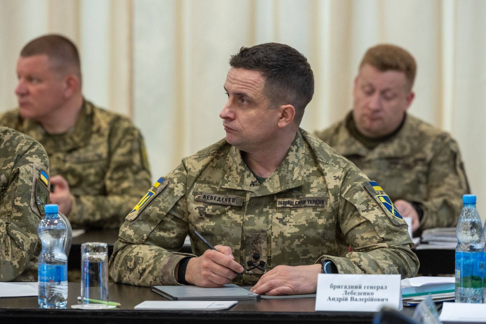 Враг проводит перегруппировку войск по всему фронту, – Сырский