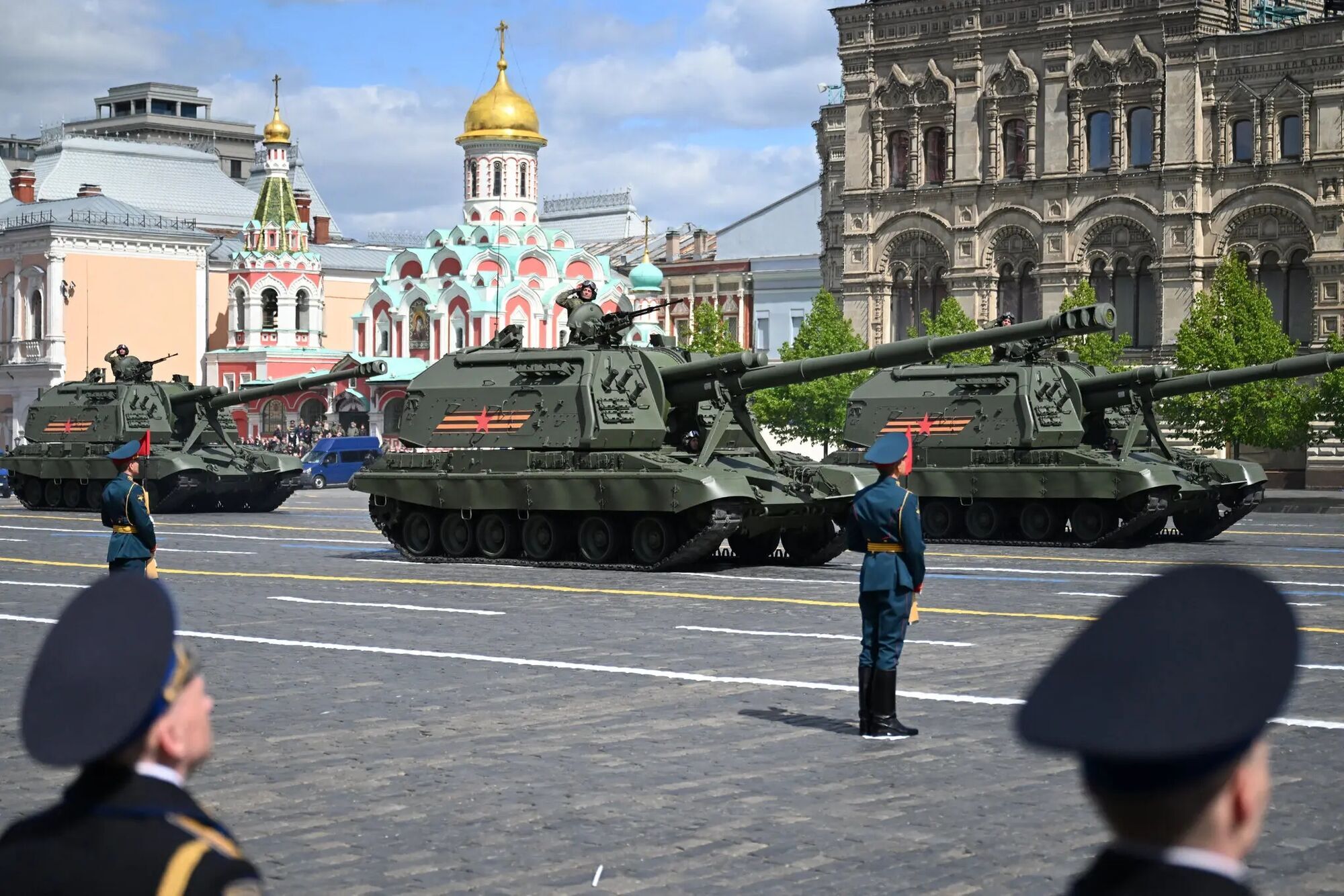 Чому парад на Красній площі такий важливий для Путіна і як виглядає місце, яке вказав Зеленський в указі. Фото