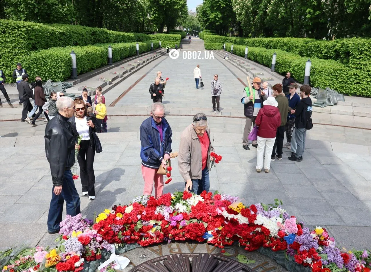 Не обійшлось без провокацій: як проходить День перемоги у Києві. Фоторепортаж та відео