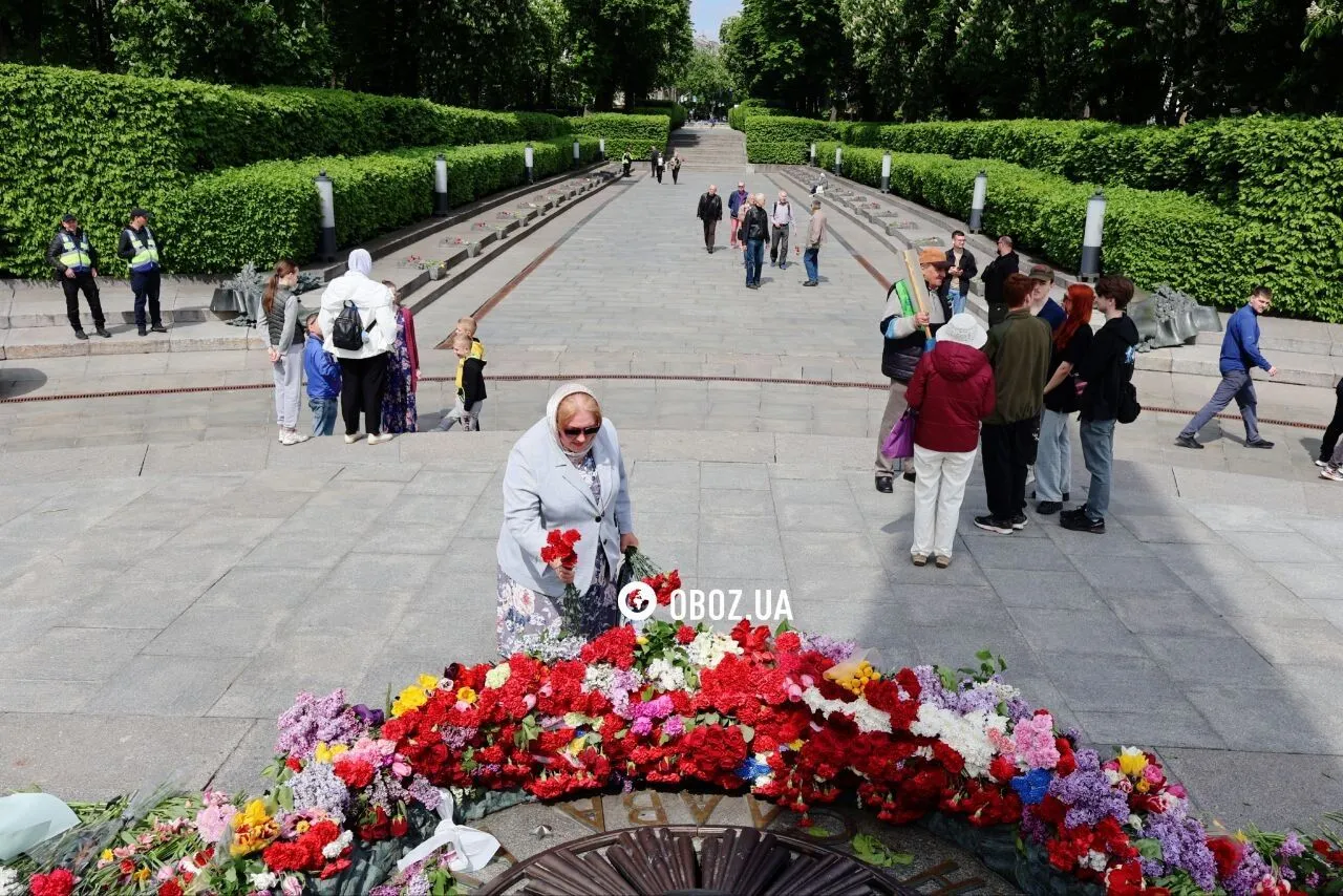 Не обійшлось без провокацій: як проходить День перемоги у Києві. Фоторепортаж та відео