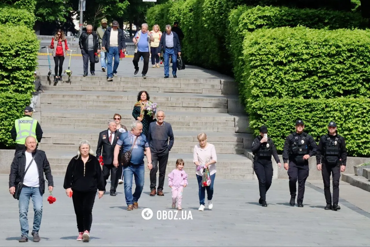 Не обійшлось без провокацій: як проходить День перемоги у Києві. Фоторепортаж та відео