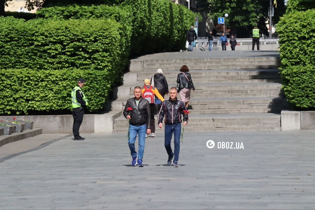 Не обійшлось без провокацій: як проходить День перемоги у Києві. Фоторепортаж та відео