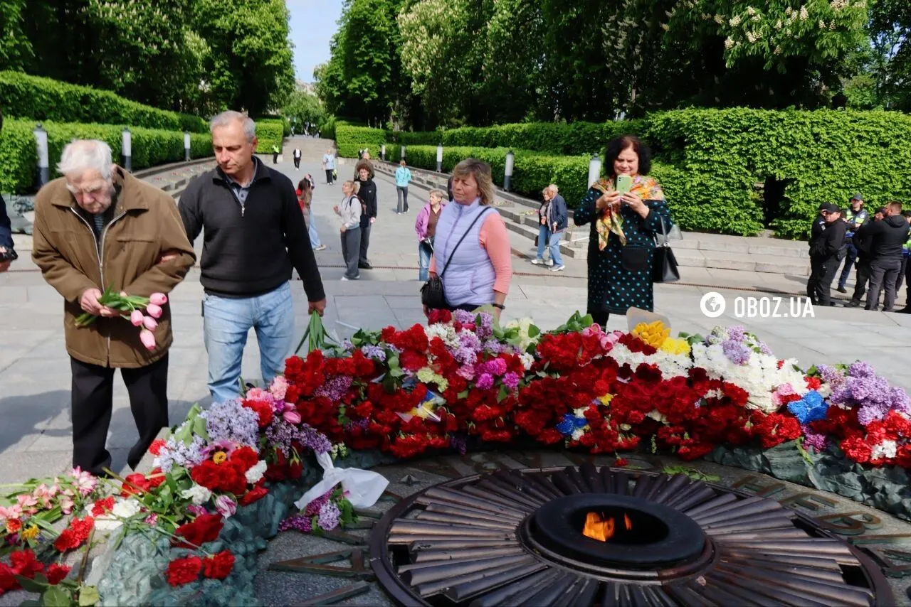 Не обійшлось без провокацій: як проходить День перемоги у Києві. Фоторепортаж та відео