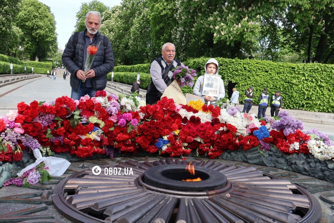Не обійшлось без провокацій: як проходить День перемоги у Києві. Фоторепортаж та відео