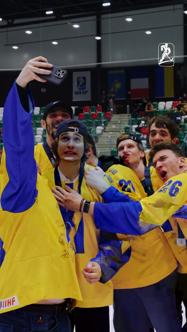З'явилося відео, що після зробили українці з командою Литви, яка відчепила Польщу від ЧС із хокею, відправивши туди Україну