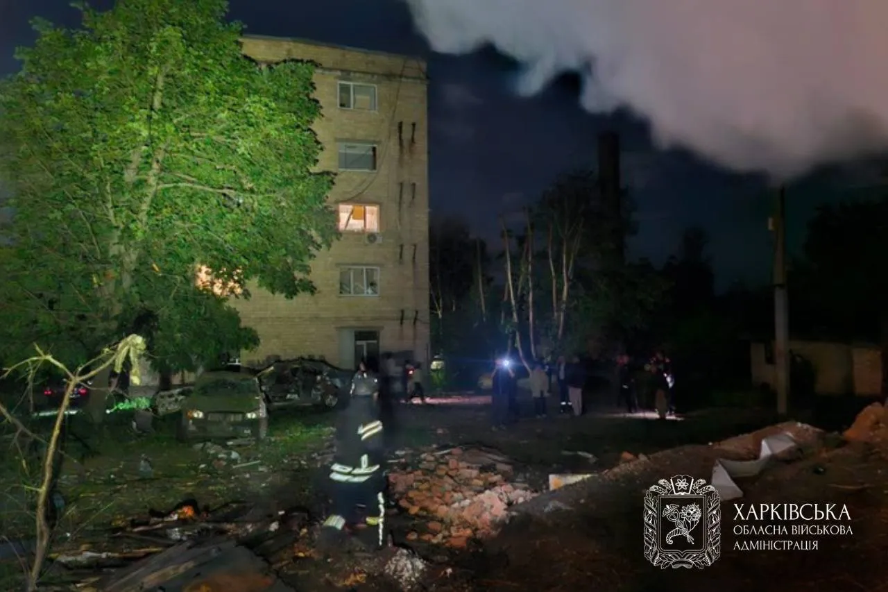Росія атакувала Харків: "Шахеди" пошкодили багатоповерхівки і спричинили пожежу, є постраждалі. Фото