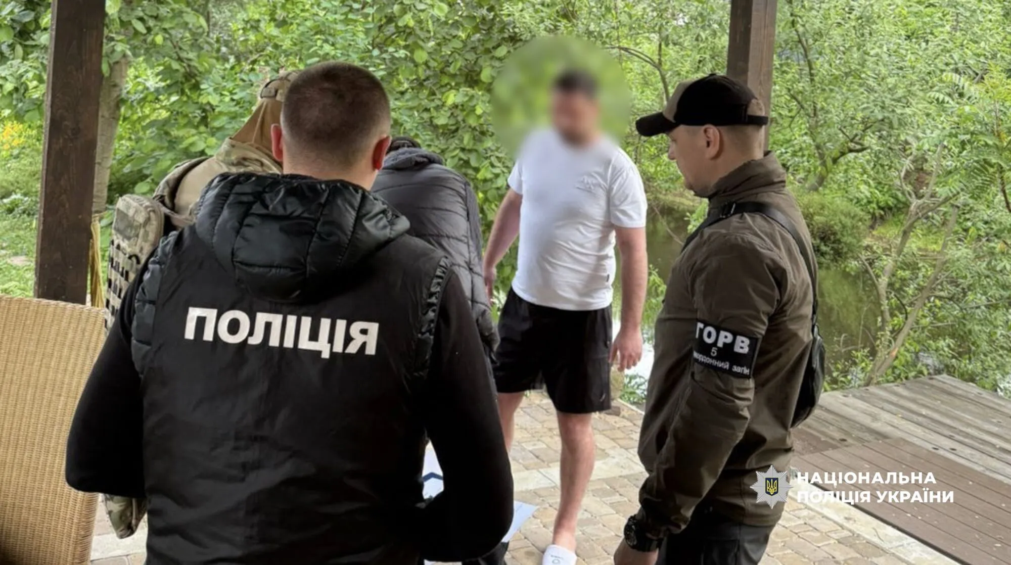 Переправляли "клієнтів" до Білорусі, Молдови та Румунії: в Україні заблокували нові канали незаконного перетину кордону. Фото та відео