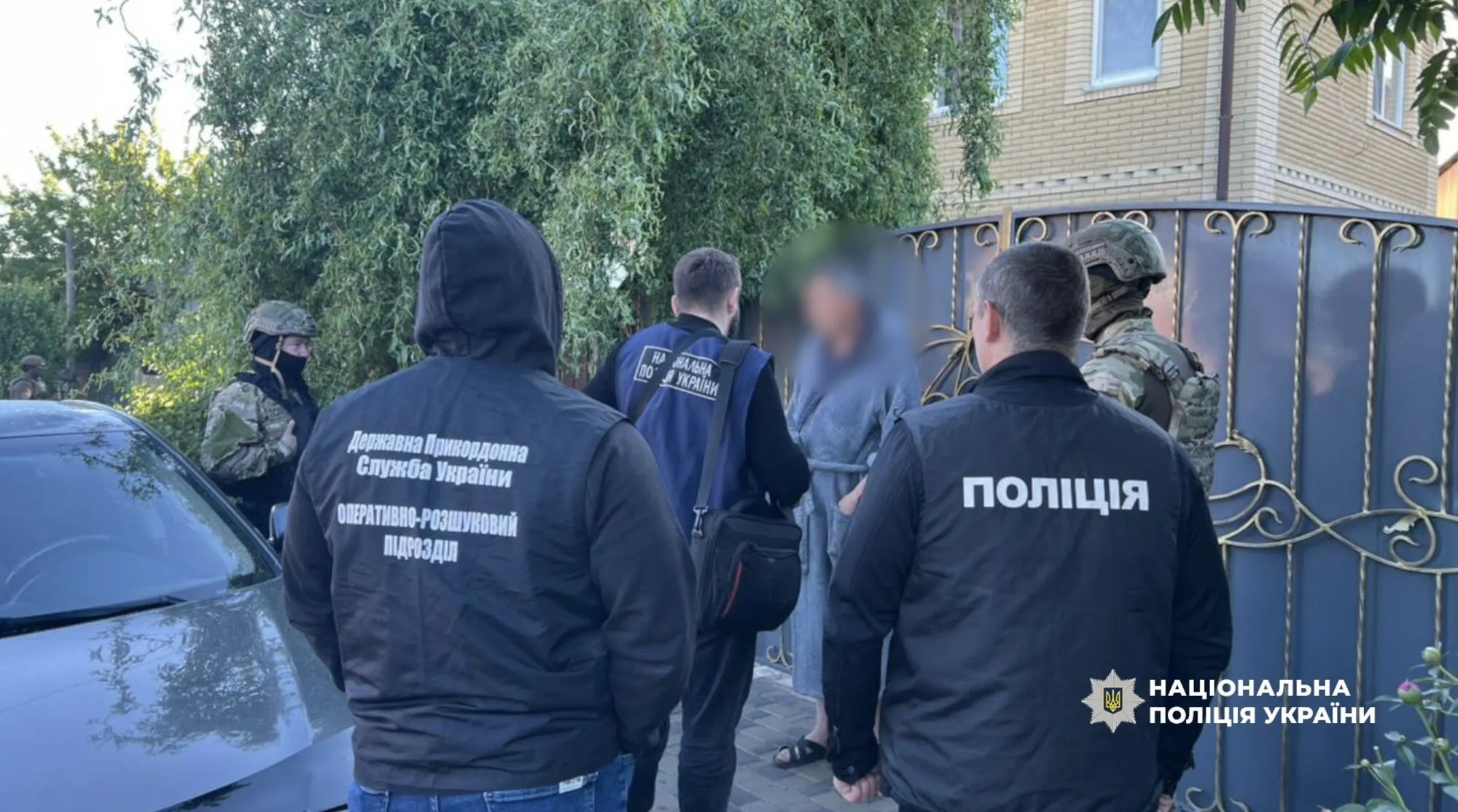 Переправляли "клієнтів" до Білорусі, Молдови та Румунії: в Україні заблокували нові канали незаконного перетину кордону. Фото та відео