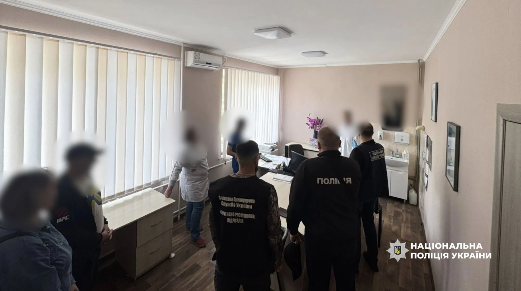 Переправляли "клієнтів" до Білорусі, Молдови та Румунії: в Україні заблокували нові канали незаконного перетину кордону. Фото та відео