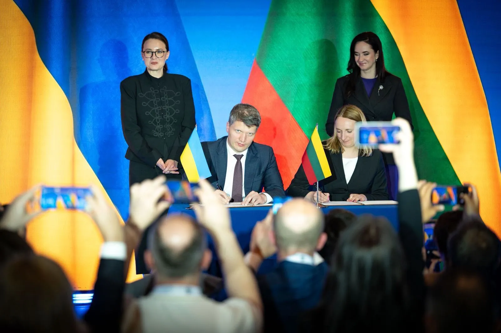 Безпілотники, РЕБ, ШІ і не лише: Україна й Литва запускають ініціативу підтримки оборонних інновацій
