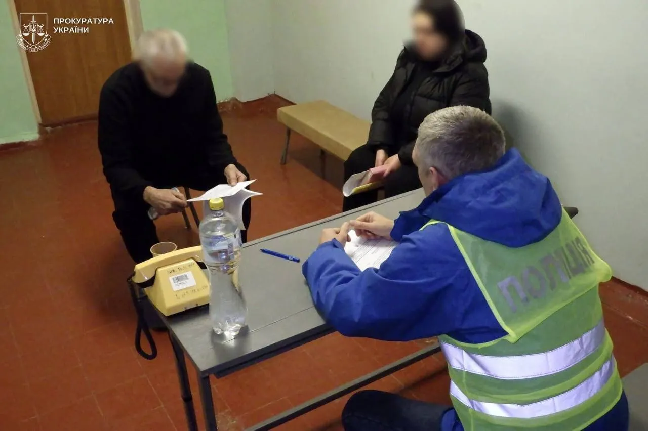 В Сумах будут судить мужчину, который из ружья ранил подростков, потому что не освободили скамейку: подробности дела