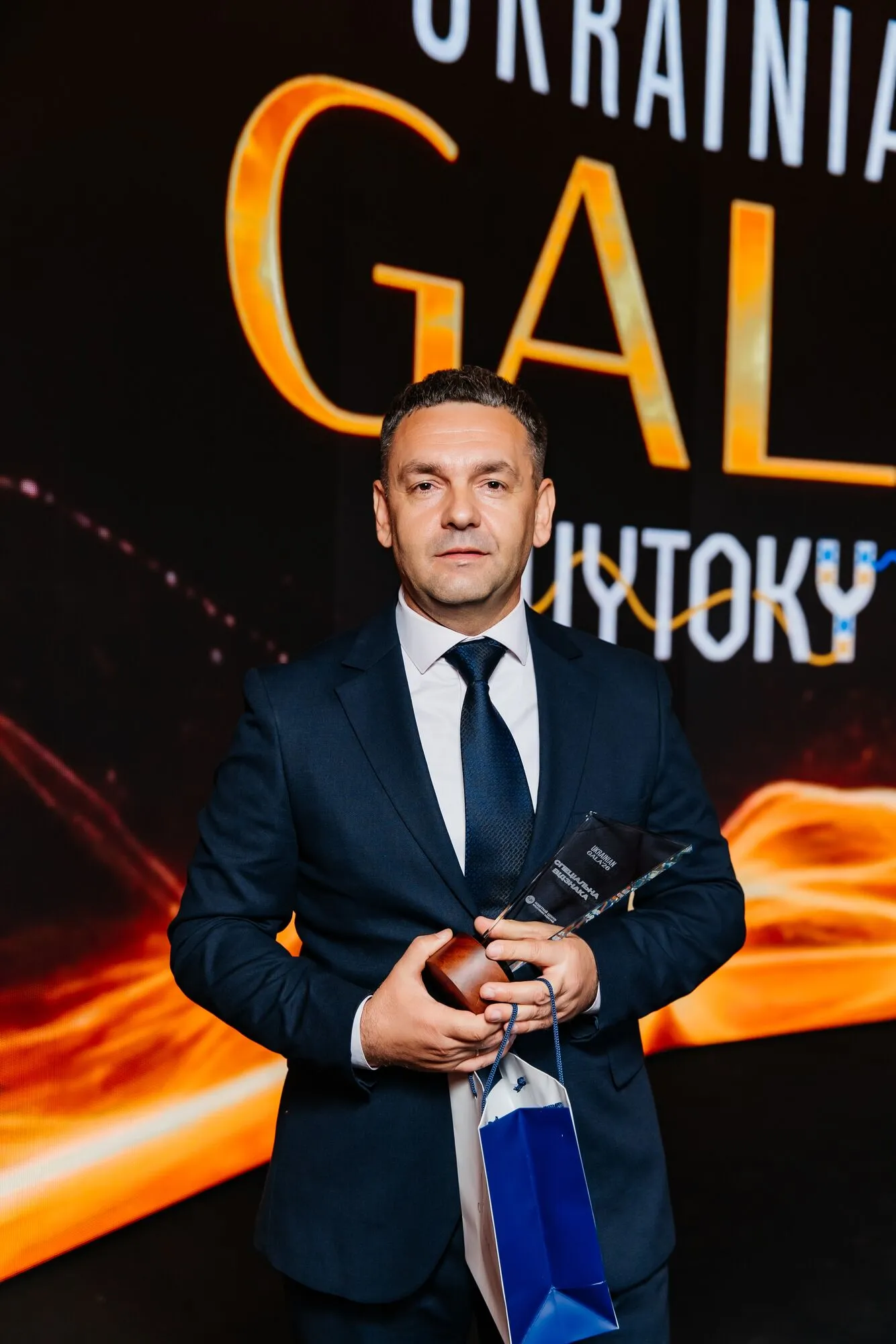 Попри обстріл і пошкодження Жовтневого палацу, в Києві відбулася перша форматна інституційна подія –Ukrainian GALA | VYTOKY