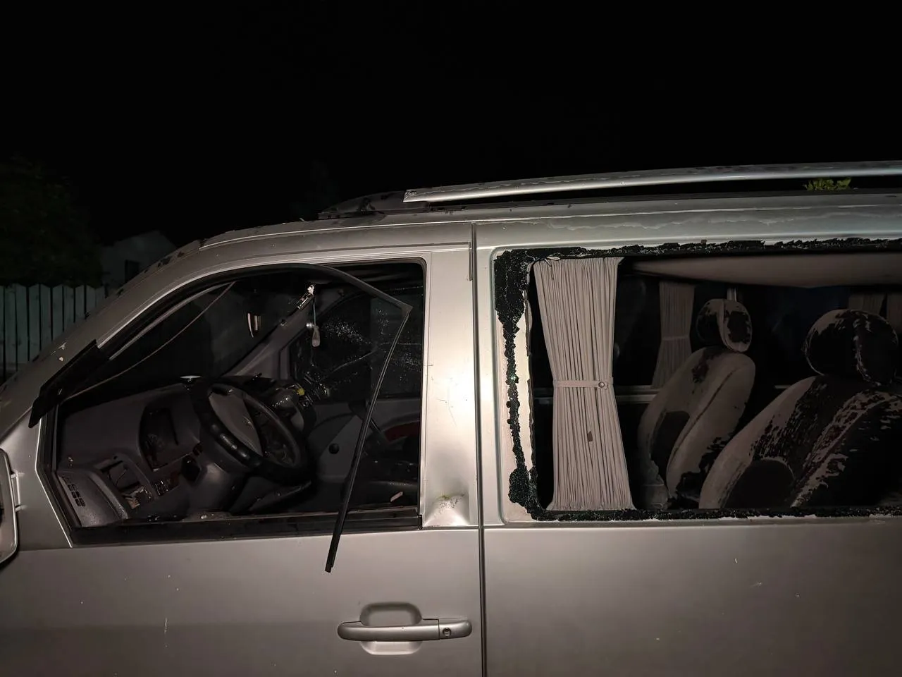 В Одесі дрон влучив у багатоповерхівку: пошкоджені фасад і балкони, є постраждалий. Фото