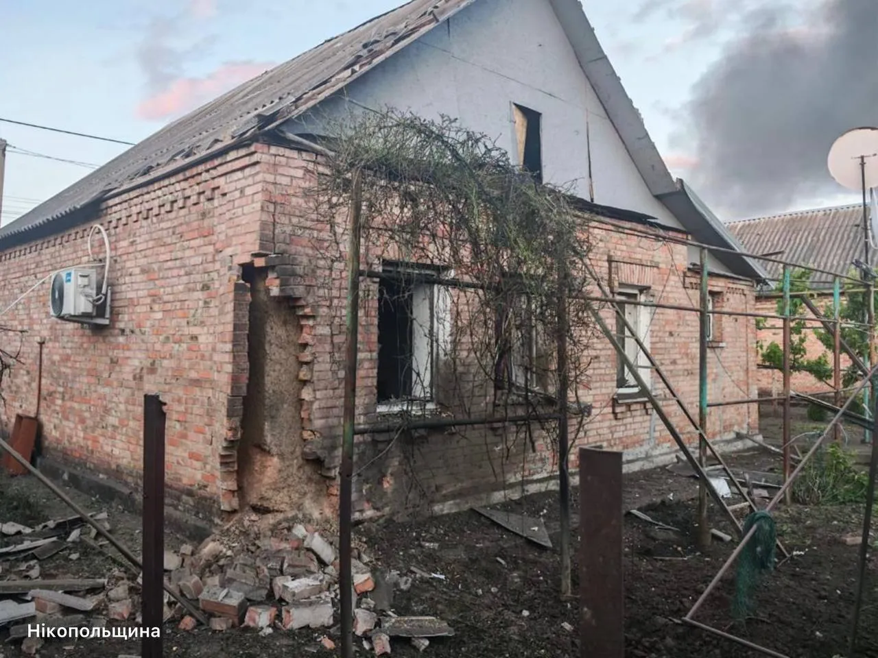 На Дніпропетровщині внаслідок ворожих атак постраждали четверо людей. Фото