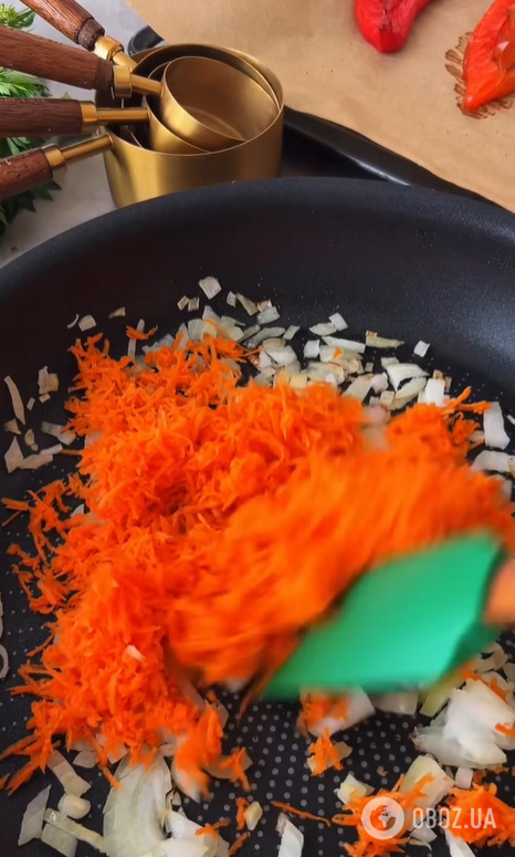 Сочные фаршированные перцы на ужин: положите внутрь рис и мясо