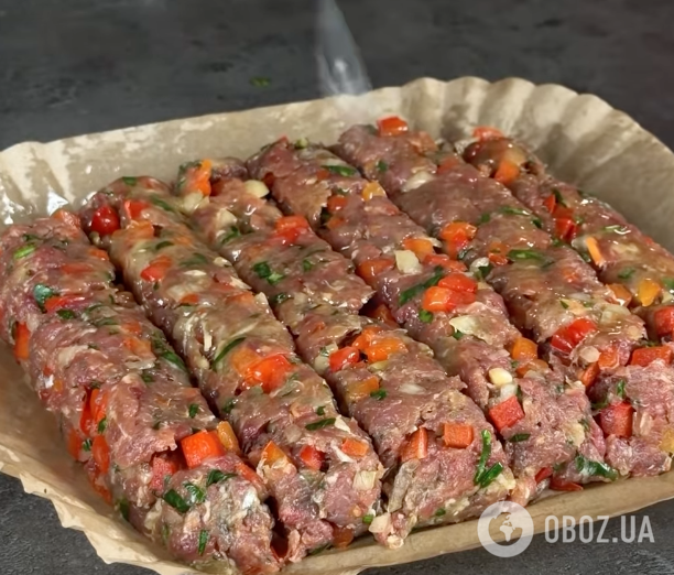 Сочный мясной люлякебаб: рассказываем, что обязательно добавить в фарш