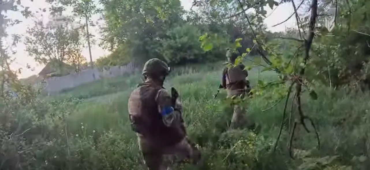 Прикриття забезпечував НРК: ЗСУ зачистили від окупантів Новоплатонівку на Харківщині. Відео