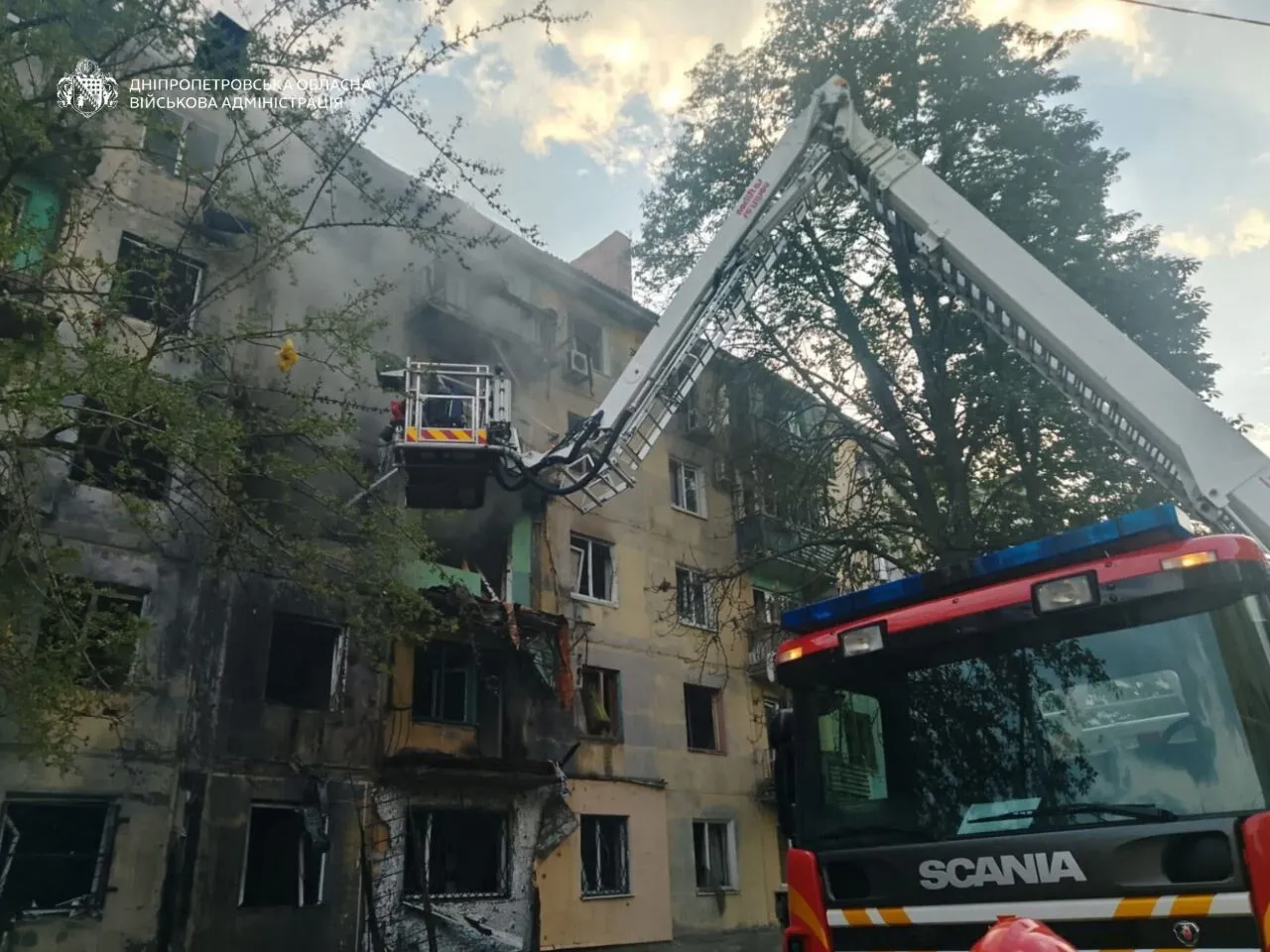 Росія атакувала Павлоград: пошкоджено багатоповерхівку, серед постраждалих – дитина. Фото і відео