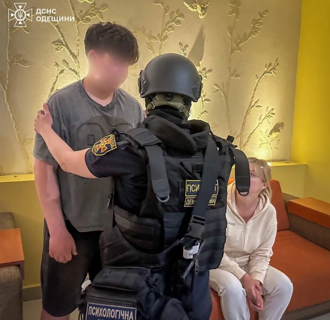 Окупанти атакували Одесу: пошкоджено будинки, є постраждалі. Фото та відео