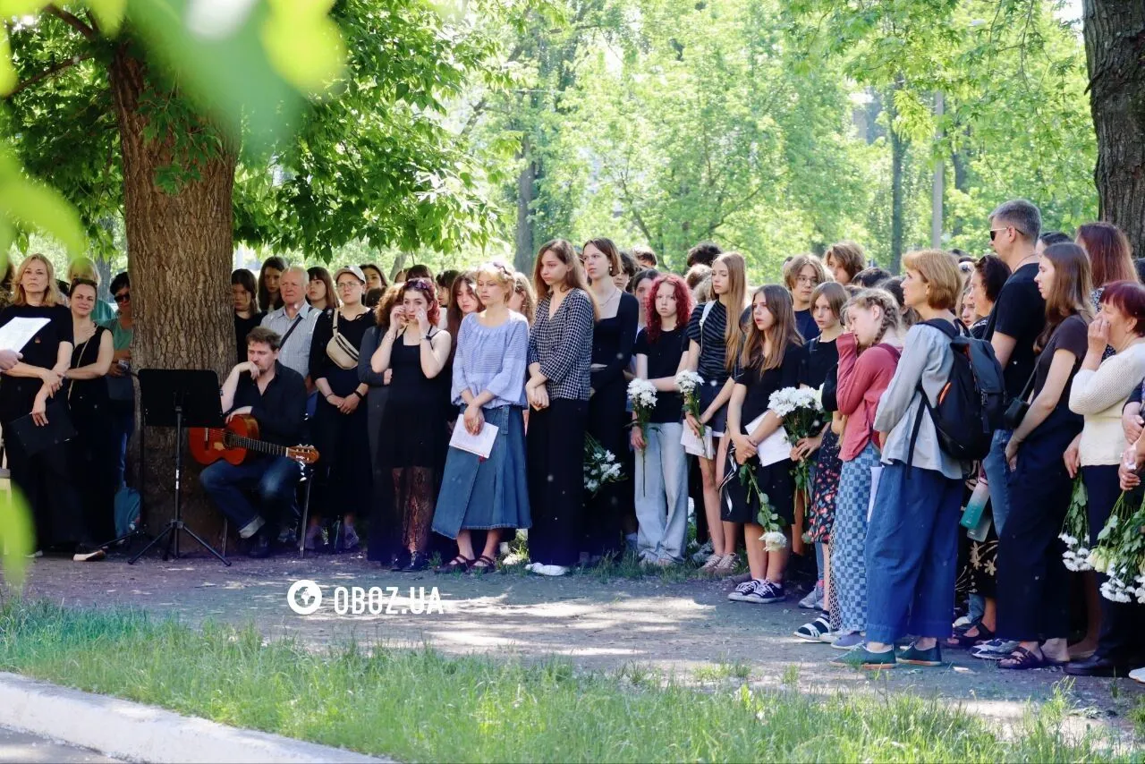 "Мечтал стать программистом": в Киеве попрощались с 12-летним парнем, которого 5 июня убил водитель Mercedes. Фото и видео
