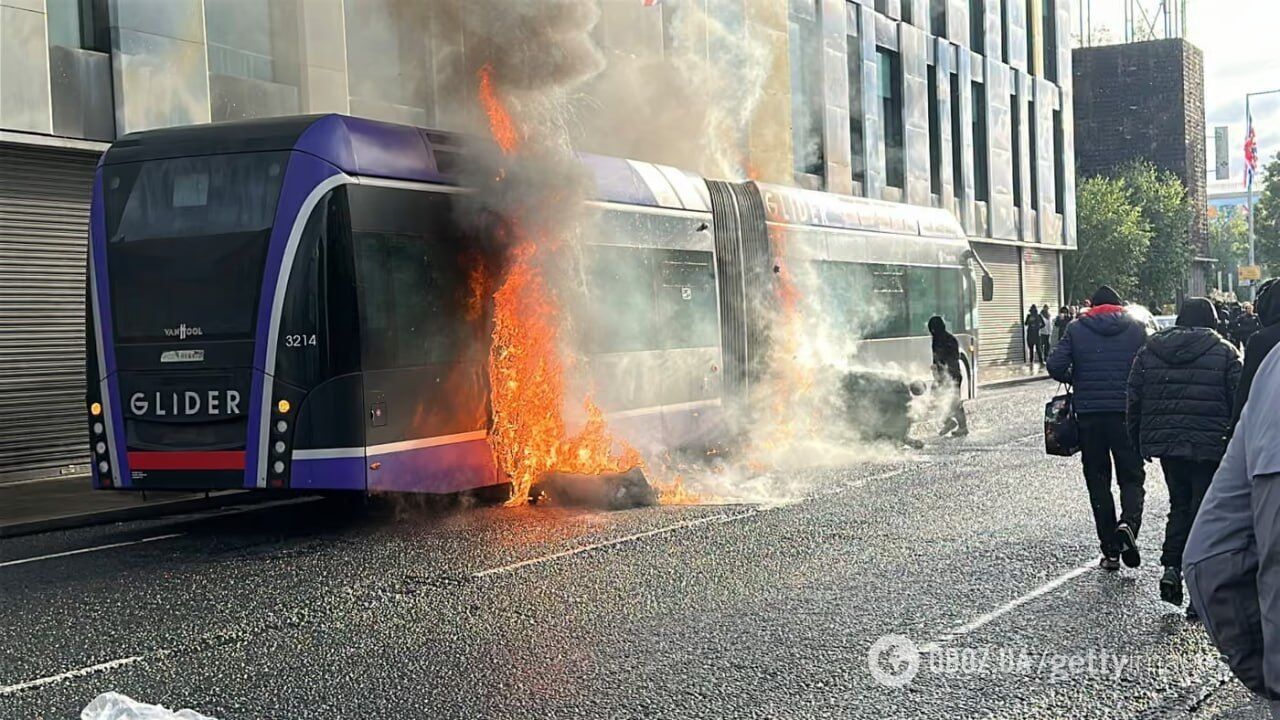 У Белфасті почалися антимігрантські погроми після спроби суданця відрізати голову британцю. Фото і відео