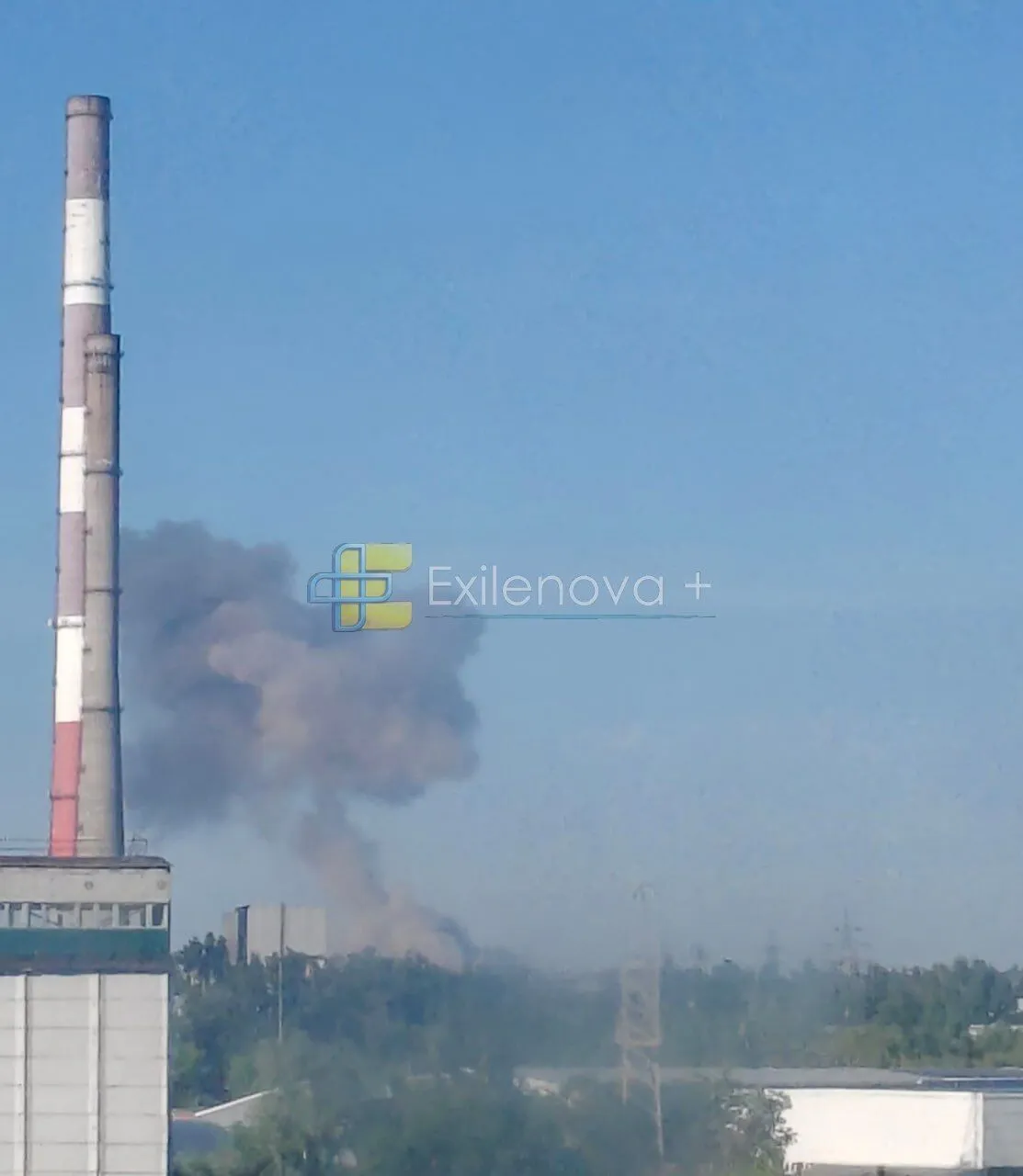 В Чебоксарах атакован завод, который производит компоненты для "Шахедов" и "Калибров": поднялся дым. Фото и видео