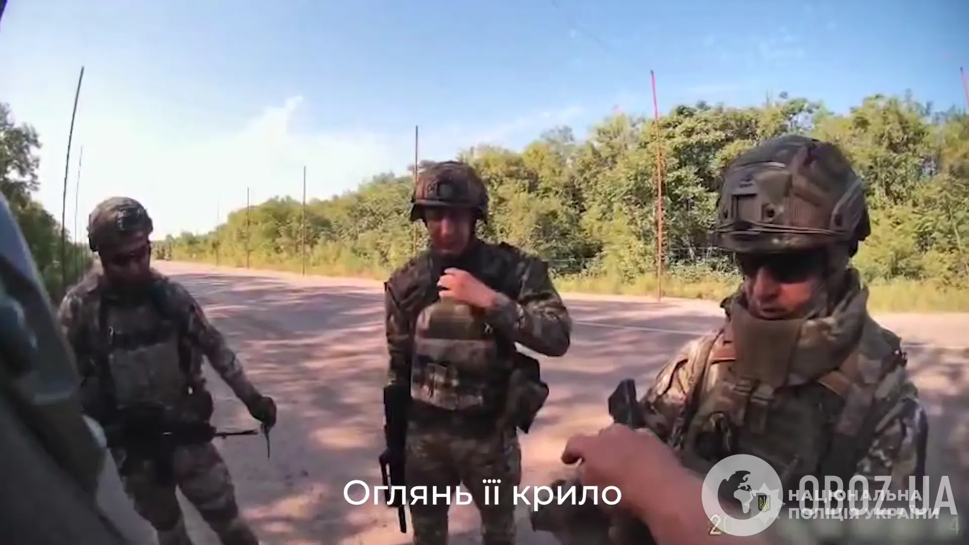 Каждая жизнь имеет значение: на Запорожье украинские воины помогли птице, которая запуталась в антидроновой сетке. Фото и видео