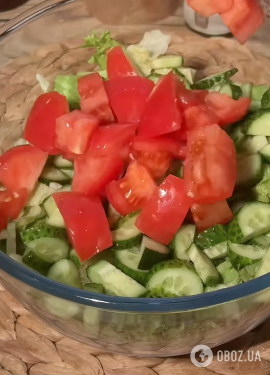 Полезный овощной салат с тунцом и вкусной заправкой: рецепт идеального блюда для праздничного стола
