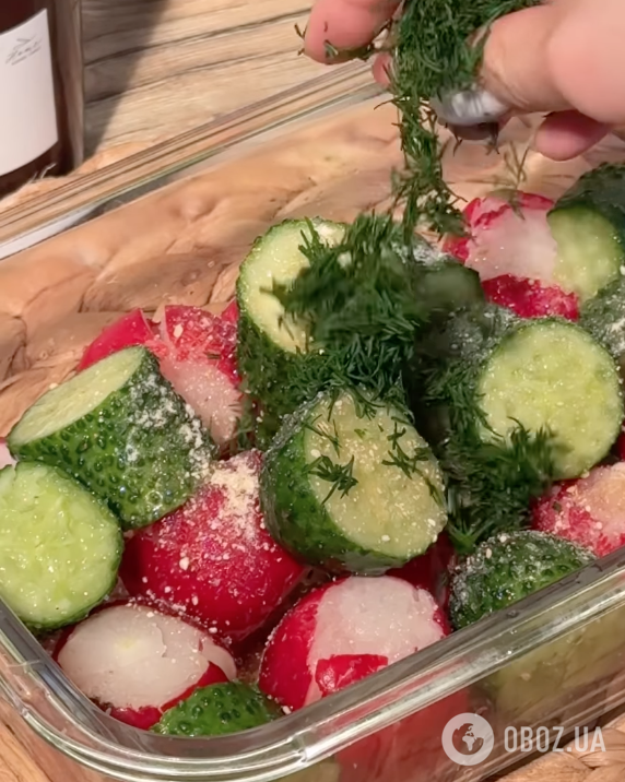 Вкусные битые овощи с зеленью и специями, которые есть можно сразу: готовятся 10 минут