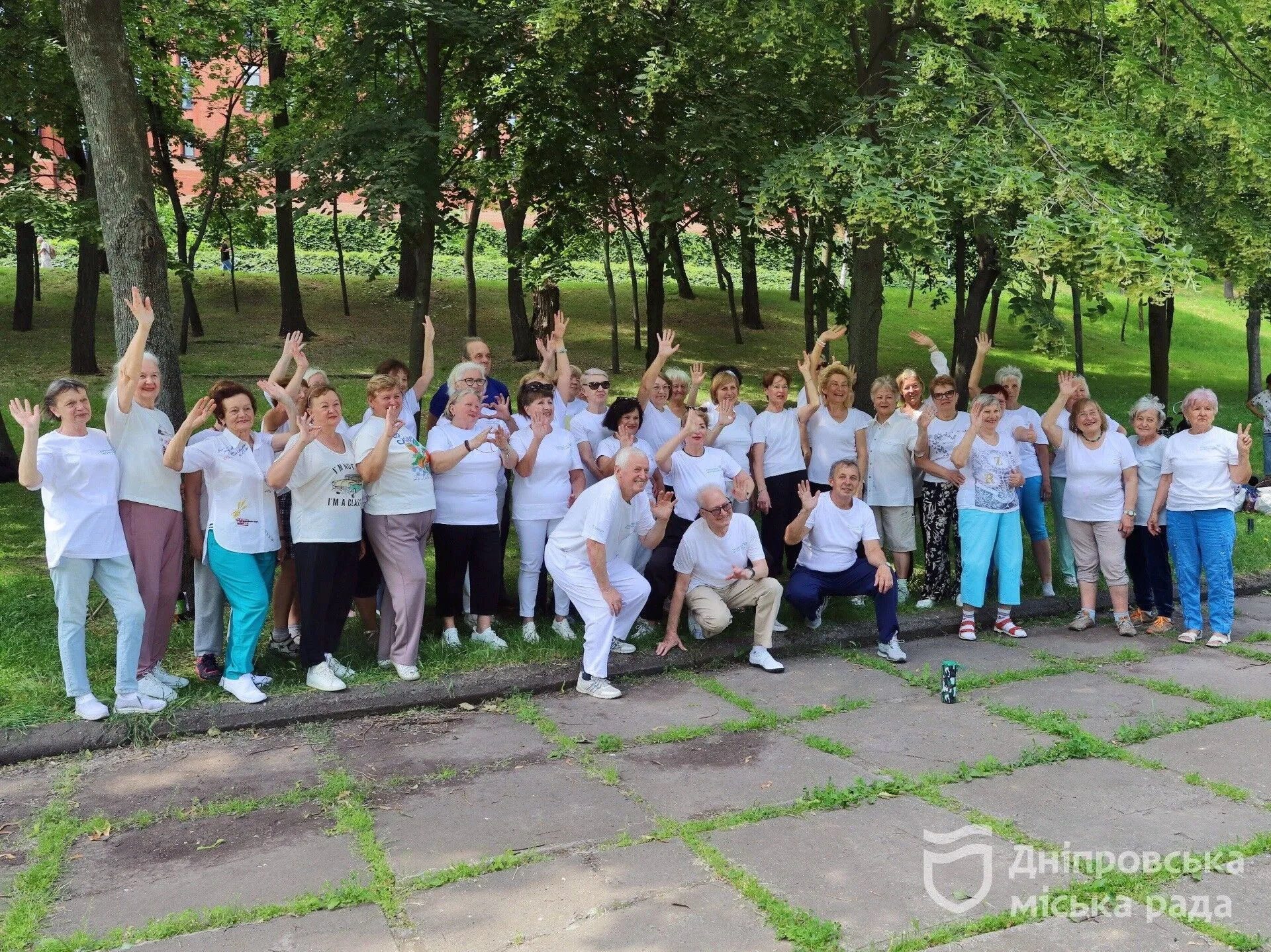 Активне довголіття у Дніпрі: безкоштовні курси та спорт для людей поважного віку