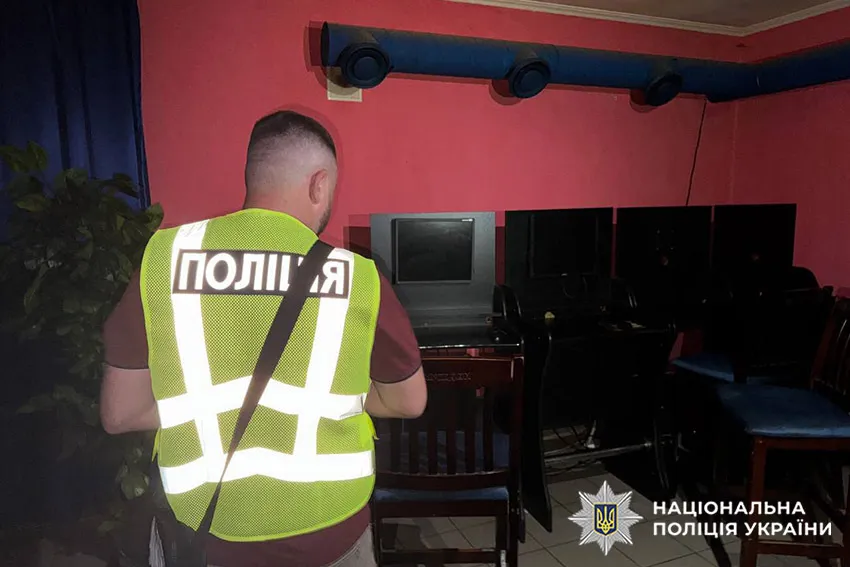 Поліція проводить слідчі дії