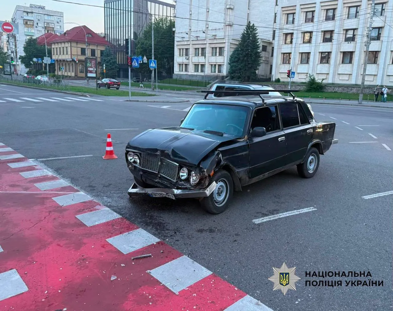 В центре Киева BMW после столкновения с ВАЗ сбил насмерть пешехода. Подробности ДТП и фото