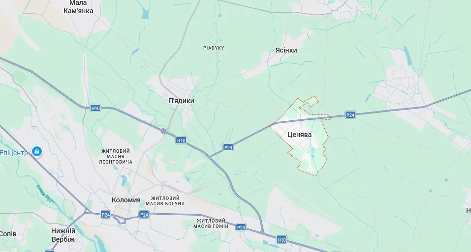 На Прикарпатті маршрутка потрапила у ДТП і з'їхала на узбіччя: шестеро постраждалих, серед них – дитина. Фото