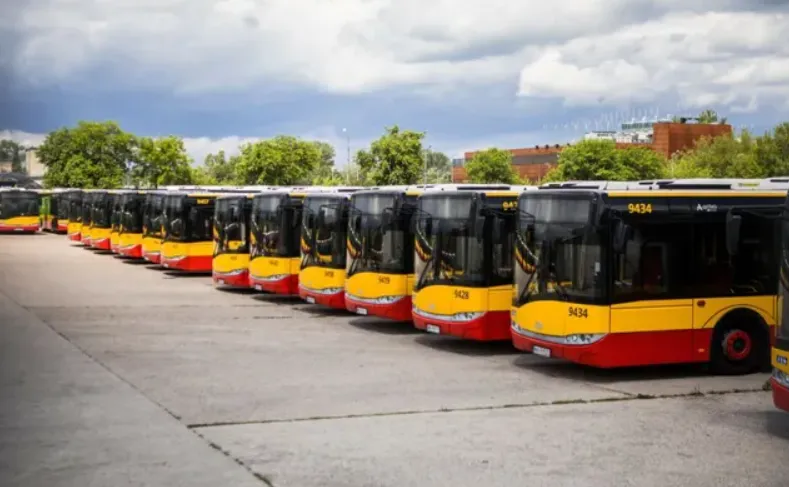 У Польщі активісти зібрали 160 тис. злотих на автобуси для Вінниці після скандалу через "вулицю Бандери"