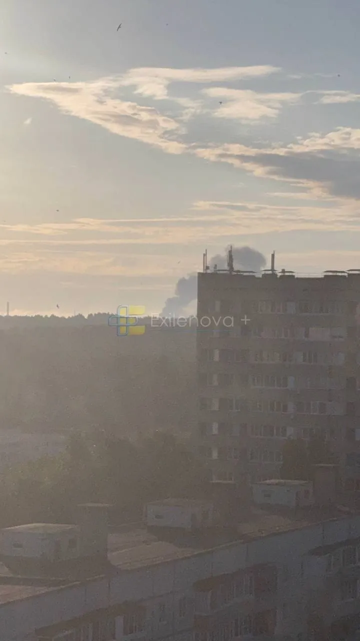У російському Тольятті уражено хімзавод: спалахнула масштабна пожежа. Фото і відео