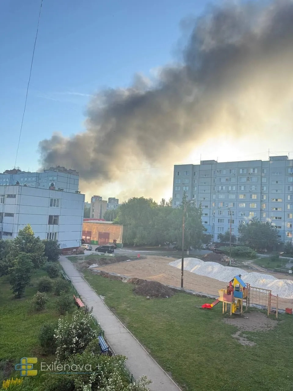 У російському Тольятті уражено хімзавод: спалахнула масштабна пожежа. Фото і відео