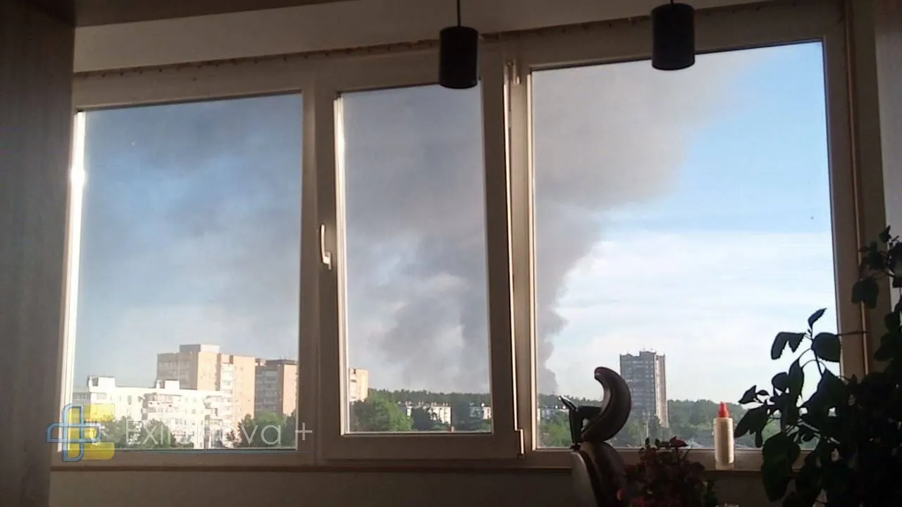 У російському Тольятті уражено хімзавод: спалахнула масштабна пожежа. Фото і відео